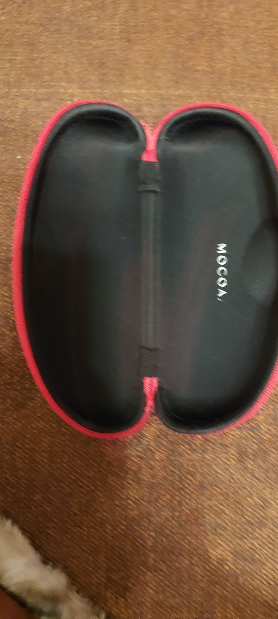Etui do dużych okularów słonecznych Mocoa