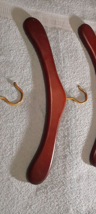 3 Cabides em madeira maciça 45 cm - Bom estado