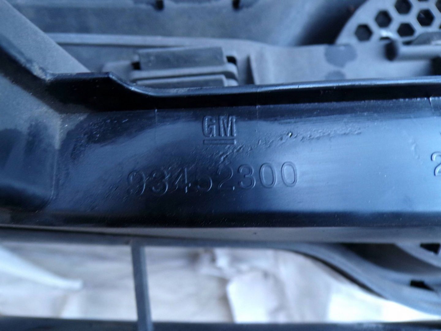 GRILL ATRAPA OPEL VIVARO B 93452300