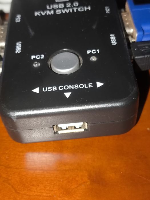 Ligar 2 computadores ao mesmo monitor vga - kvm switch