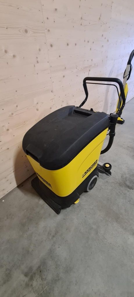 Mop Odkurzacz przemysłowy SZOROWARKA KARCHER BR 40/25 C