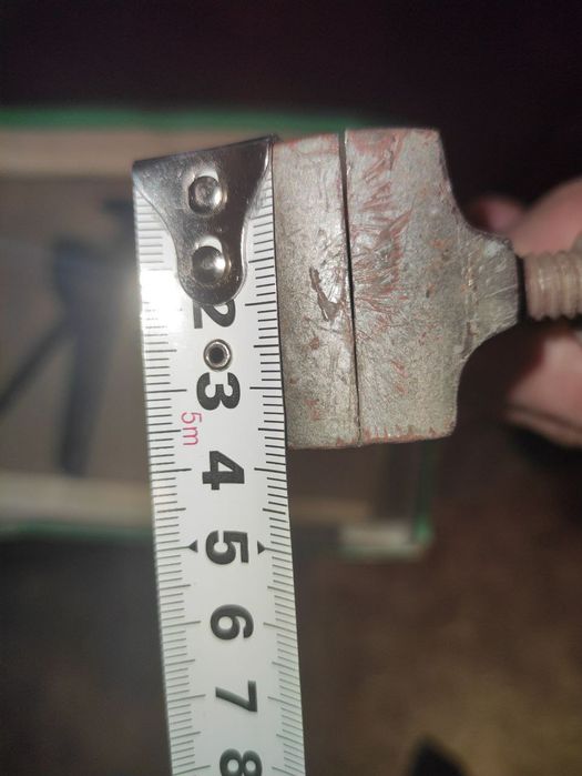 Тиски старинные малогабаритные и ретро разводной ключ