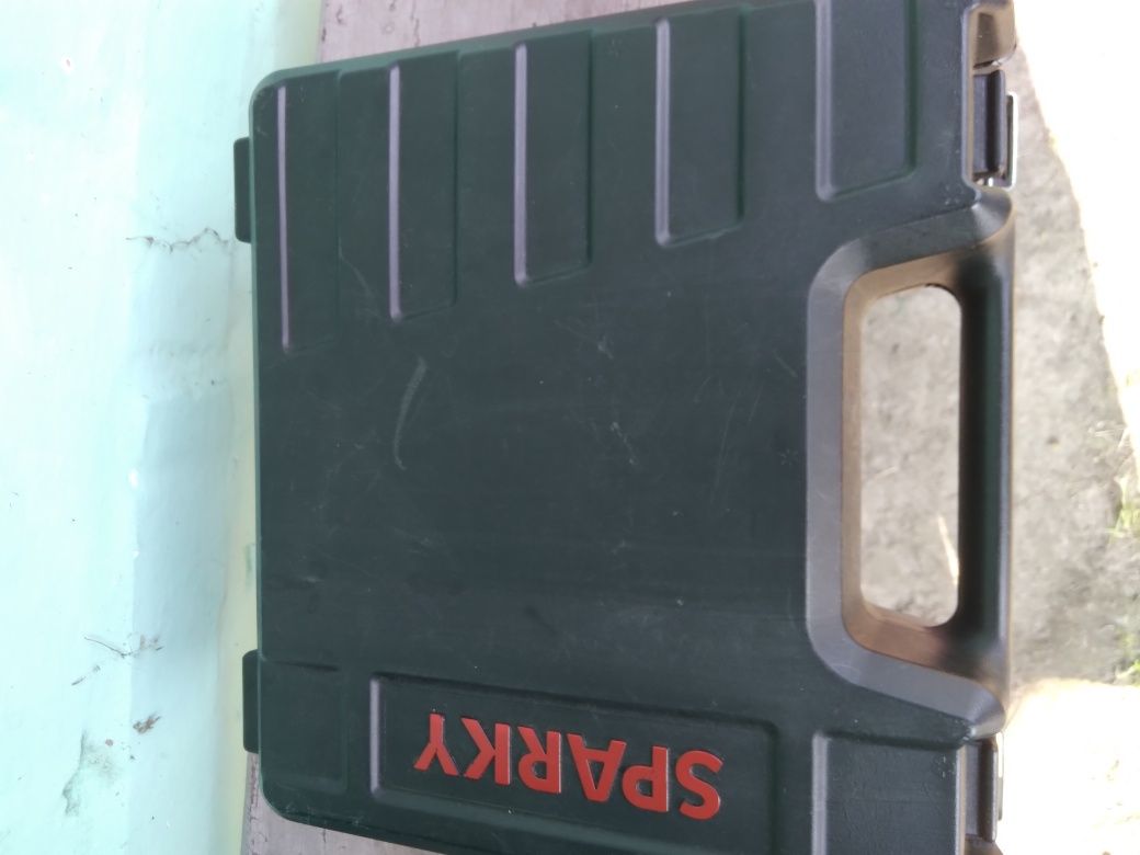 Шуруповерт Sparky 10,8 v.