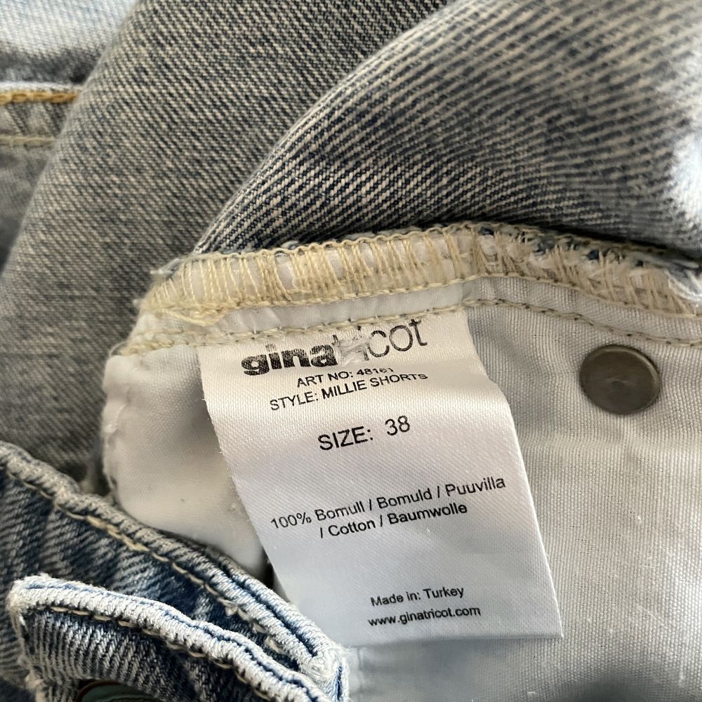Gina Tricot Perfect jeansowe szorty niski stan spodenki bawełna 36 38