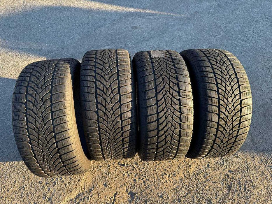 Шини зима 295/40/R20 Dunlop Winter Sport 4D