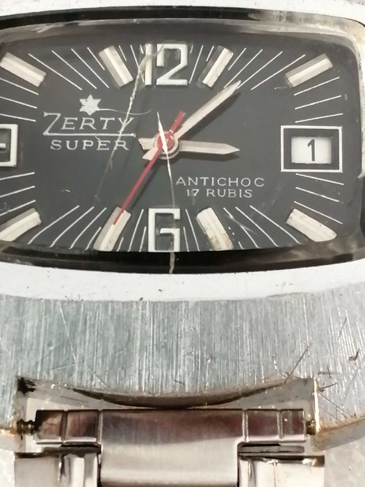 Relógio de pulso vintage de corda mecânico Zerty Super
