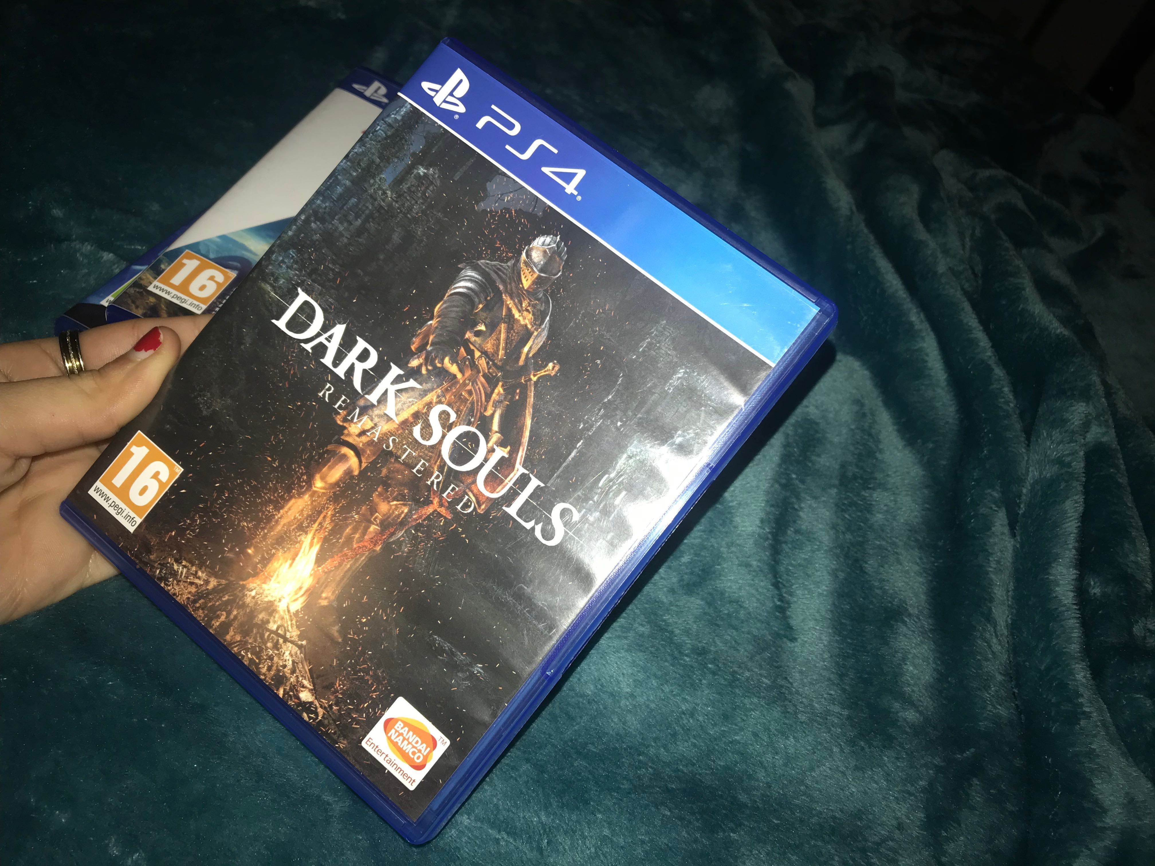 Jogos da play 4 com muito pouco uso