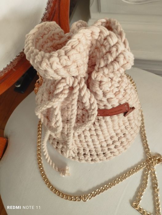 Ręcznie robiona torebka baryłka na szydełku drewniane piękne dno