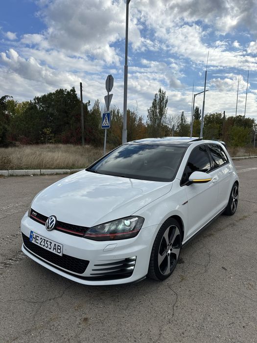 Volkswagen Golf GTI 7