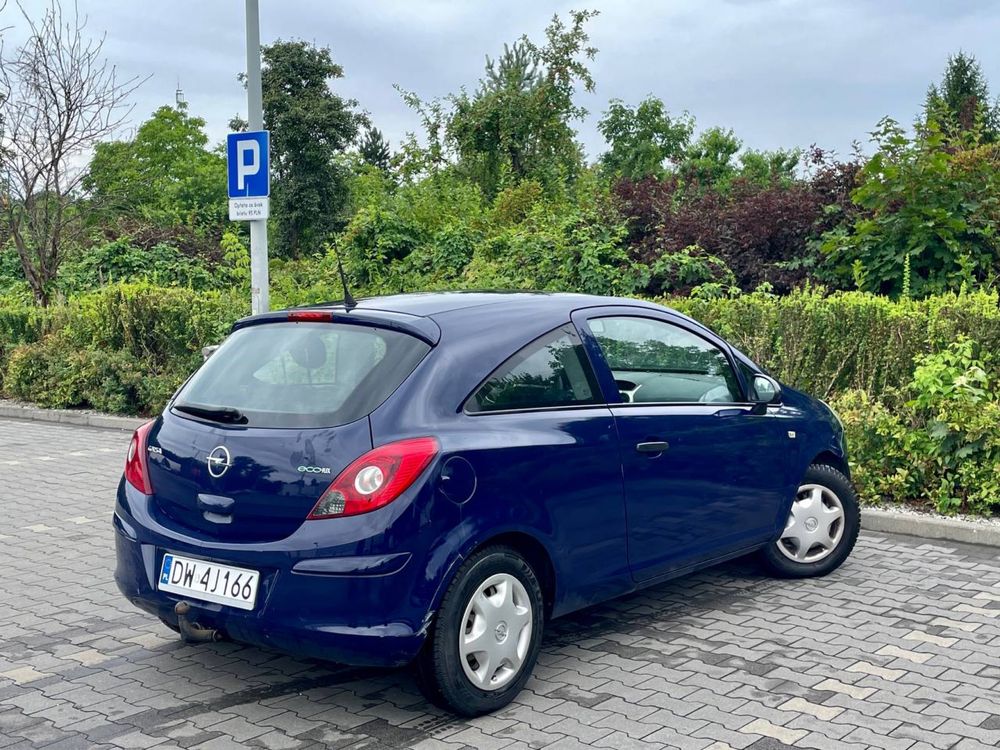 Opel Corsa 1.0b//malo pali//male//miejskie//dobry stan//gwarancja//