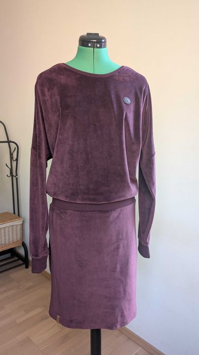 Kultowa welurowa sukienka dresowa Naketano, Śliwka, L