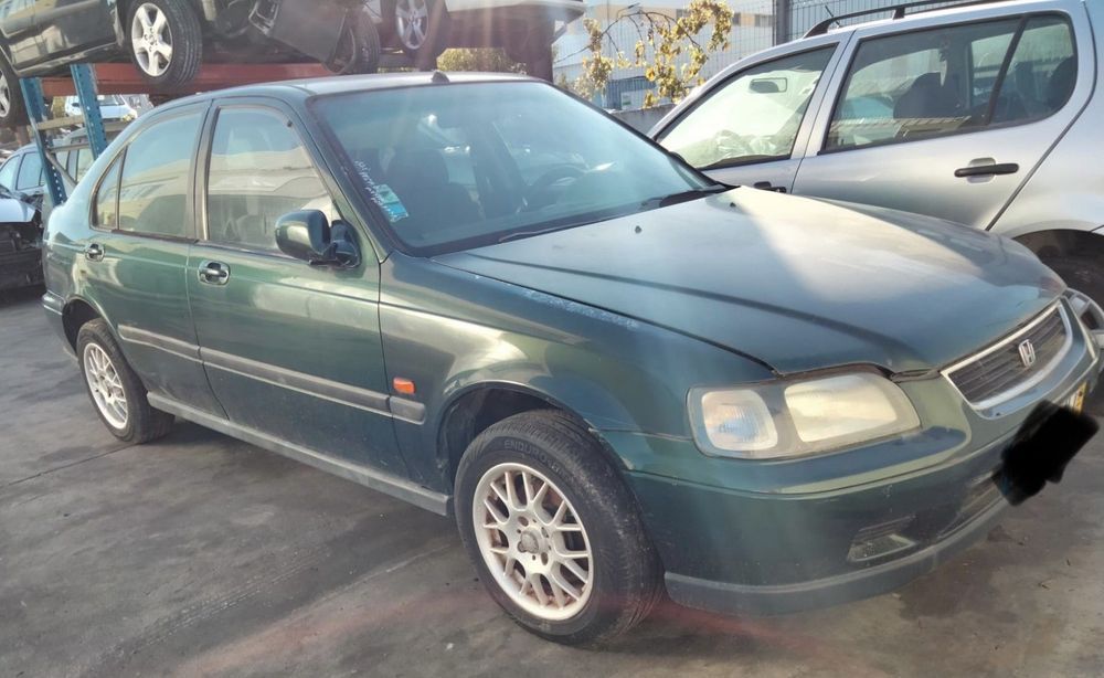 Honda Civic 1.4i de 1997 disponível para peças