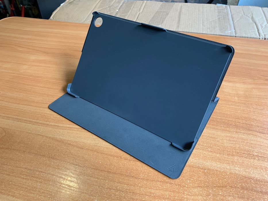 Чохол на lenovo m10 plus