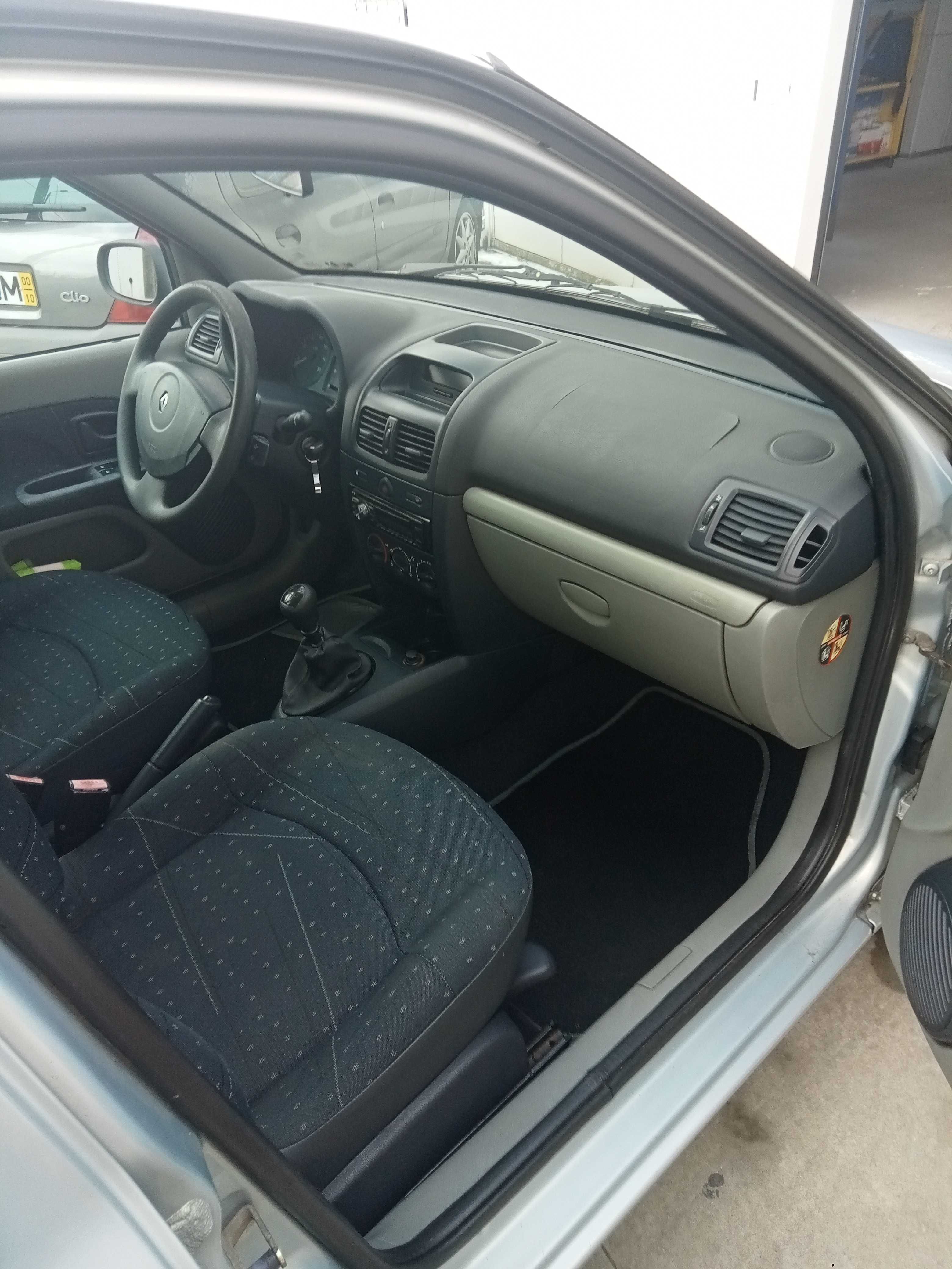 Renault Clio 1.2 16v -2003