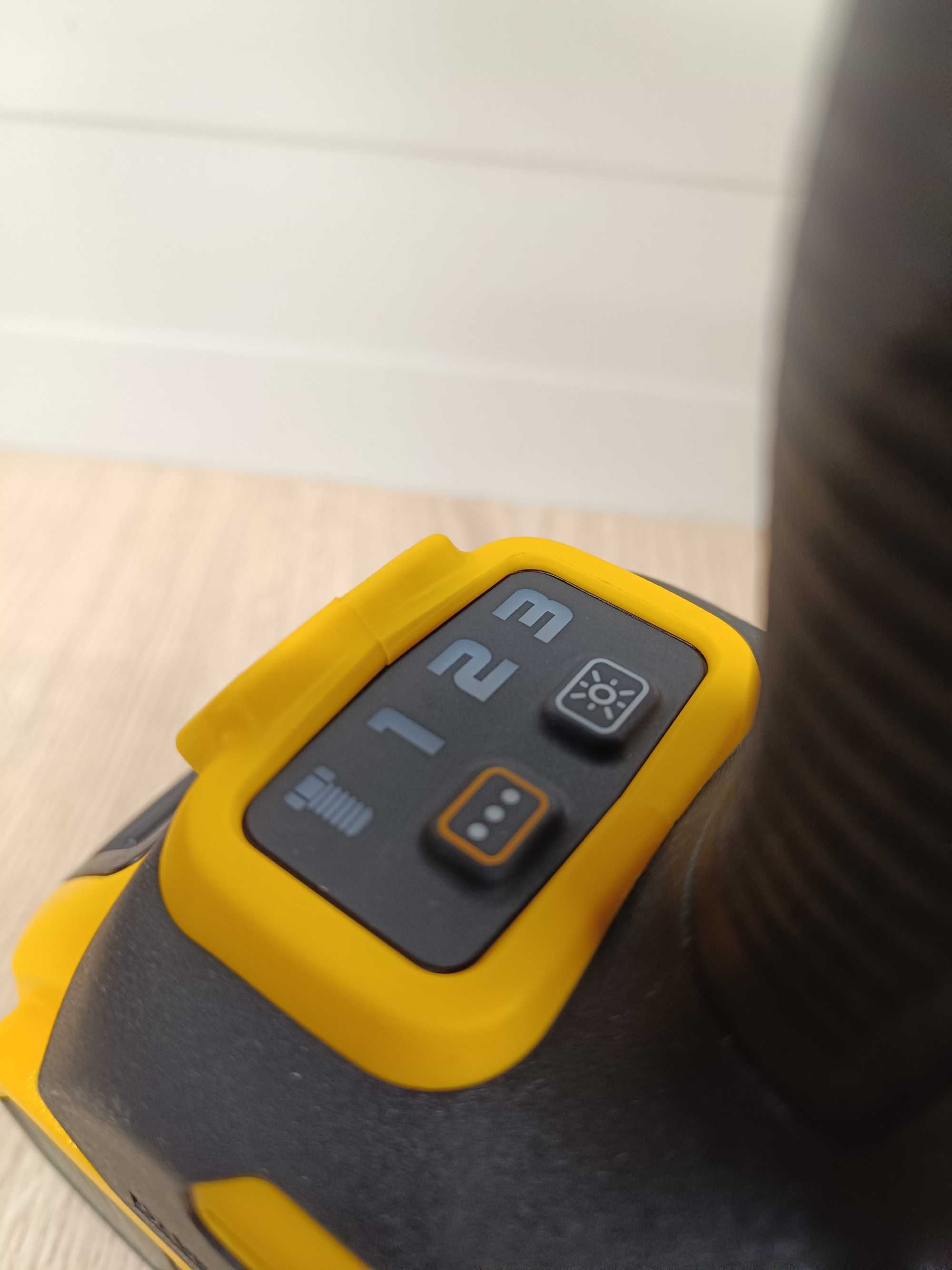 DeWALT DCF900 Klucz udarowy 1/2 1x 5,0Ah 18V 1355NM