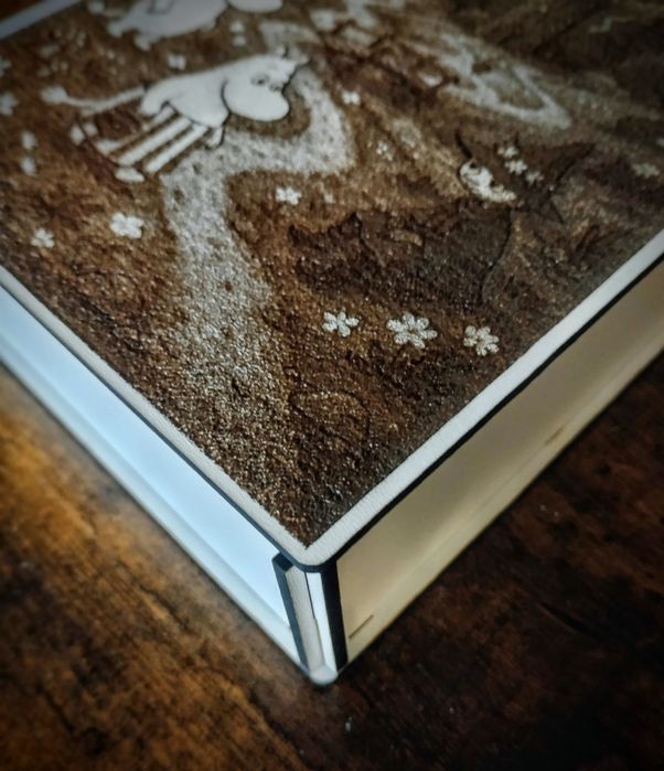 Duże pudełko białe - z motywem Dolina Muminków - szkatułka na prezent