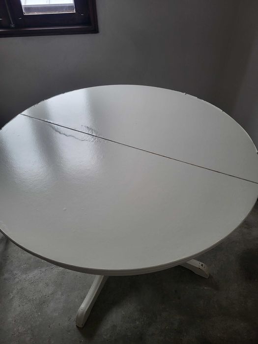 Mesa de jantar e 4 cadeiras  usadas