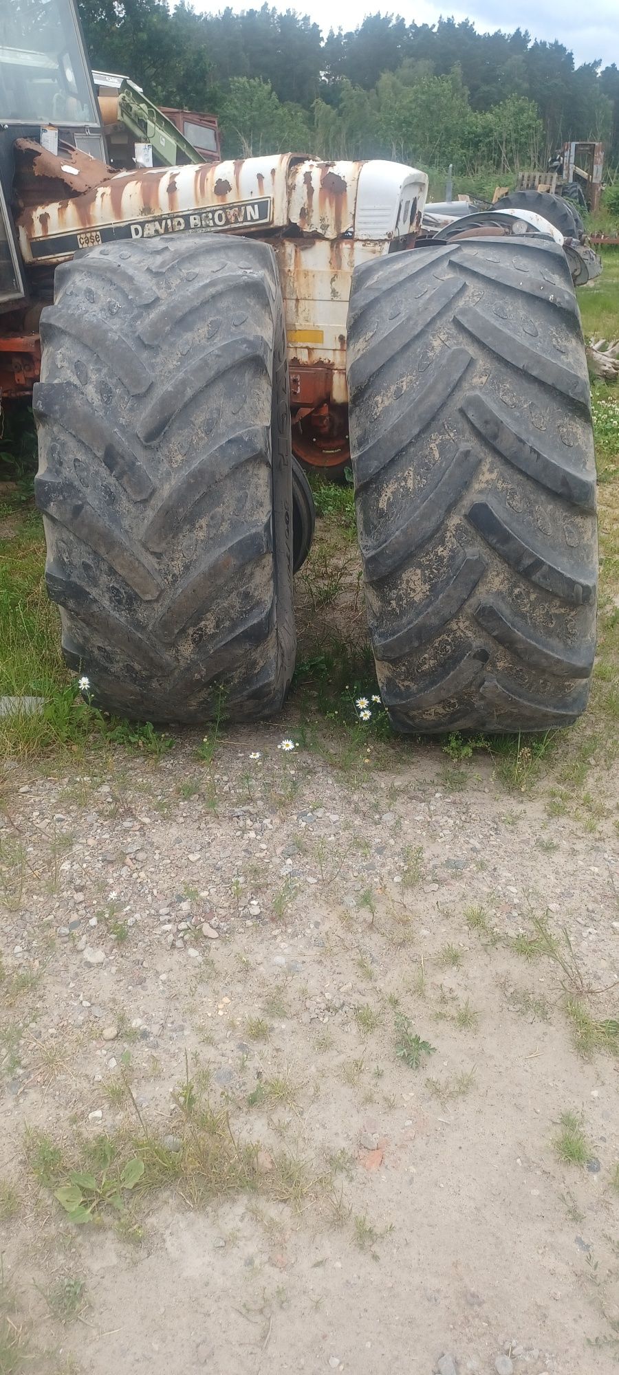 Opony 600x70 r28