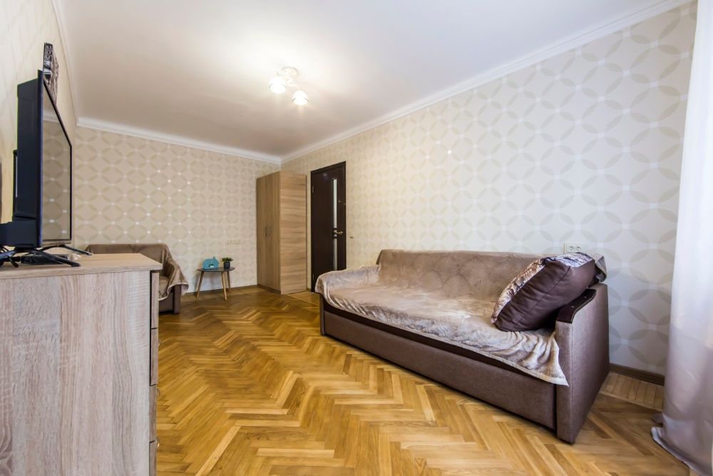 Своя квартира біля м Житомирська, онкоцентр