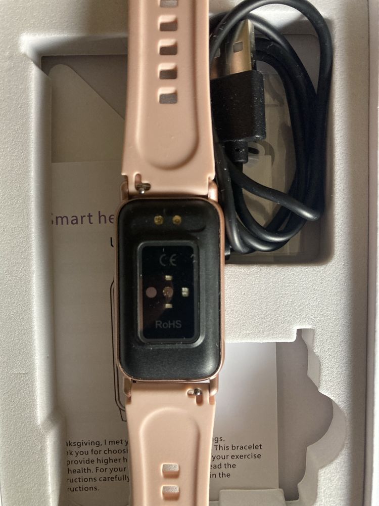 Smart Watch -  feminino - c/aplicações p/a saúde.