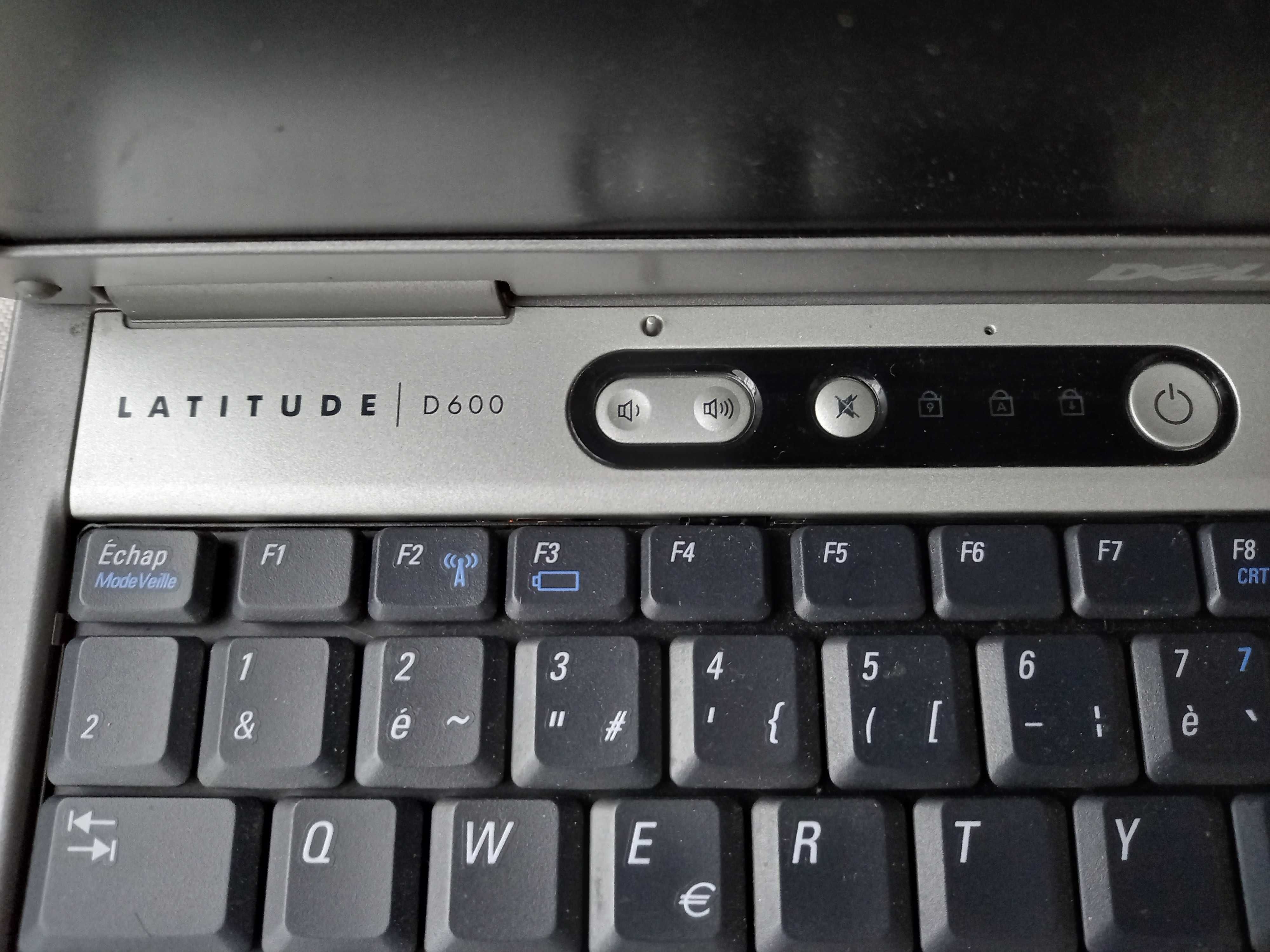 Laptop Dell Latitude D600