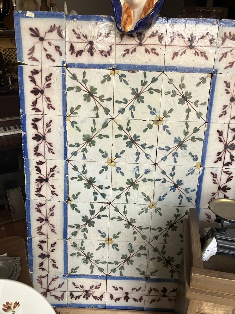 Painel de azulejos muito antigo