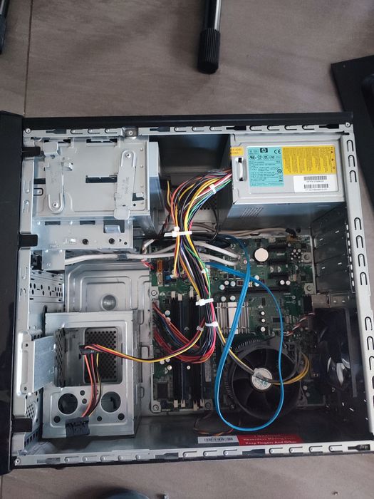 Komputer stacjonarny, brak dysku, 4 ram