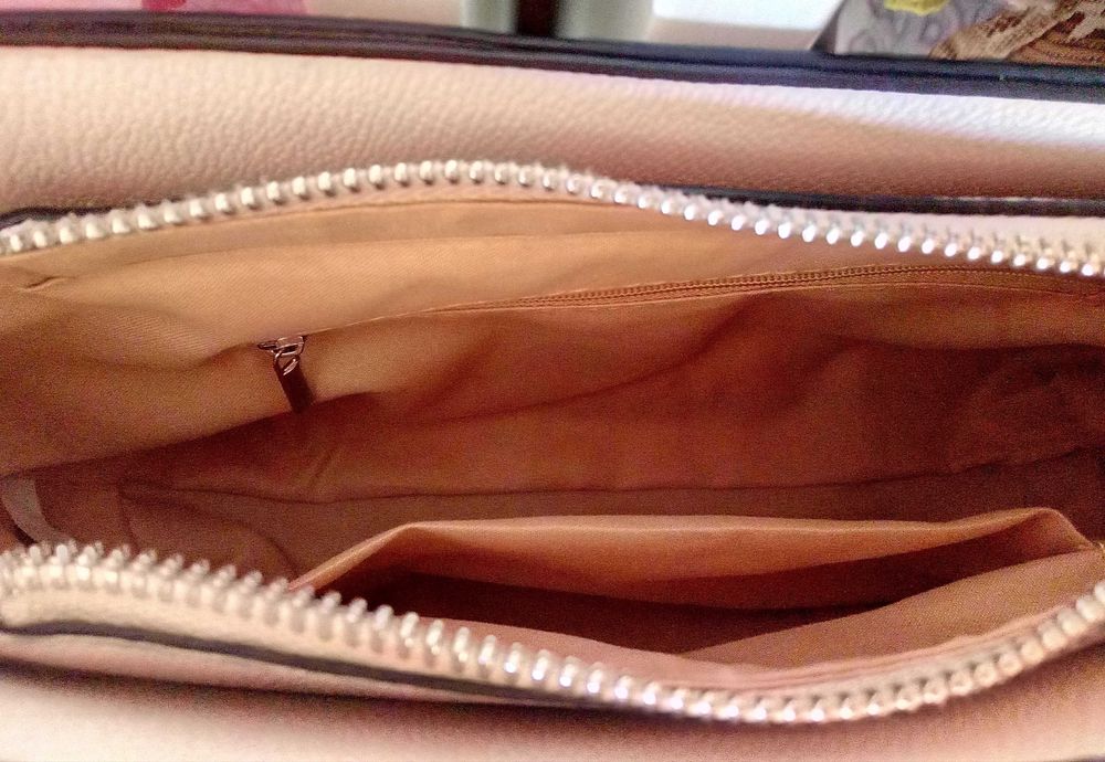 Carteira Nova com flores