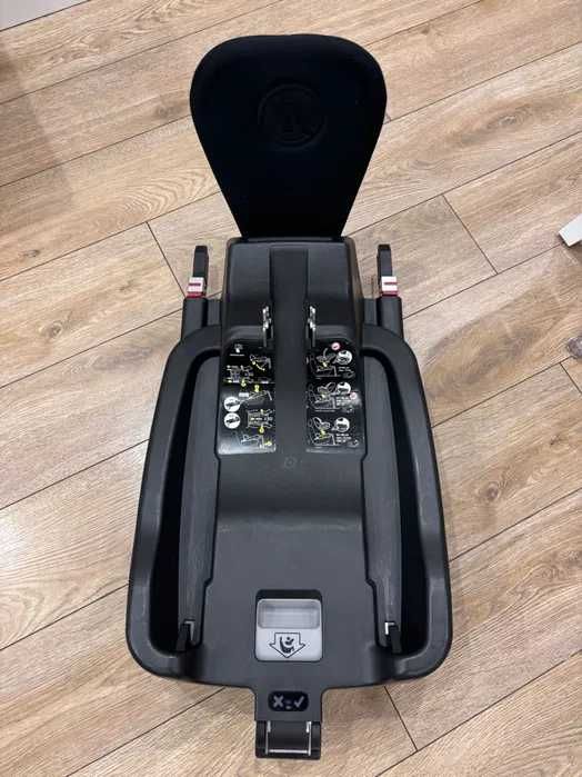 Fotelik Avionaut Pixel z bazą i adapterami