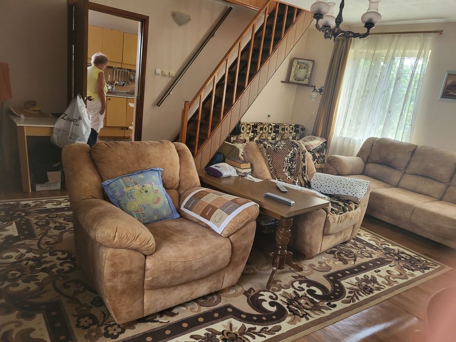 Продам 2-х этажный дом в с. Вапнярка на берегу лимана