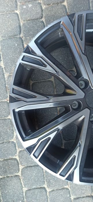 Felga 21 " Audi A6 C9 S6 e-tron 9,5J ET63 85E601,025AQ