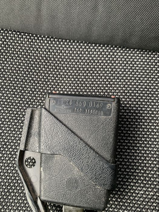 Замок ремня безпеки  передній лівий mercedes w124