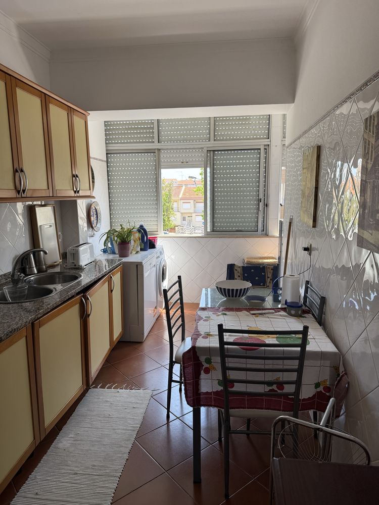 Apartamento T3 transformado em T2 Zona Calma Feijó