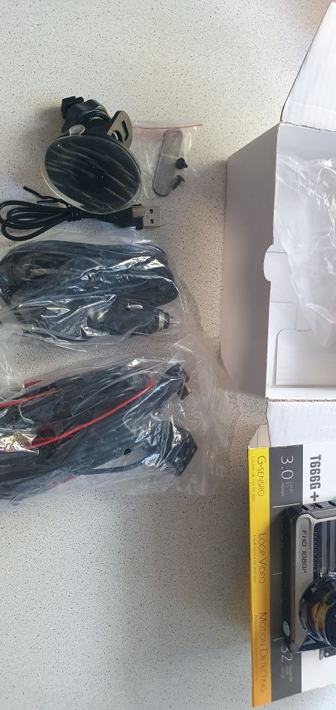 Видеорегистратор FullHD с монитором парковки, LED подсветкой с экраном
