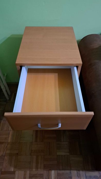 mała szafka z szufladą