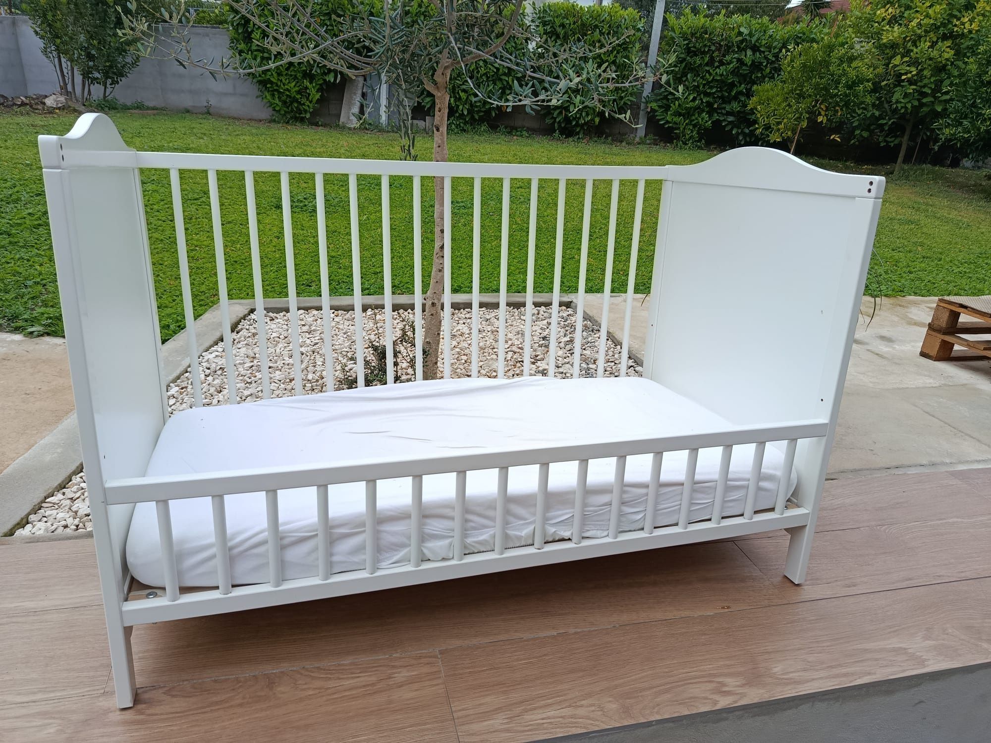 Cama de criança com colchão