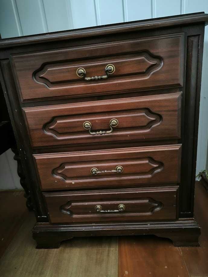 Roupeiro de quarto +mesas de cabeceira + cama