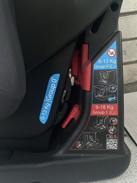 Автокрісло Chicco cosmos 0-13kg / 9-18kg