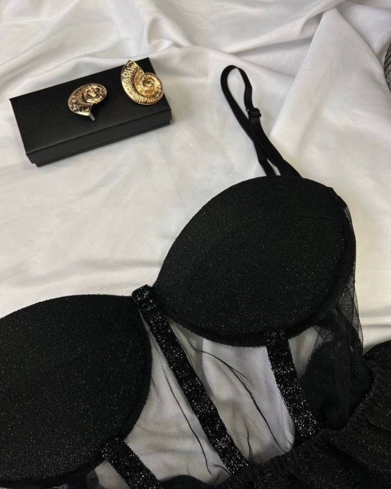 Сукня з чашками