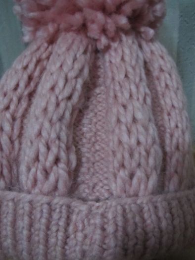 Зимняя вязанная шапка Hand Made цвета пудры р. 54-57