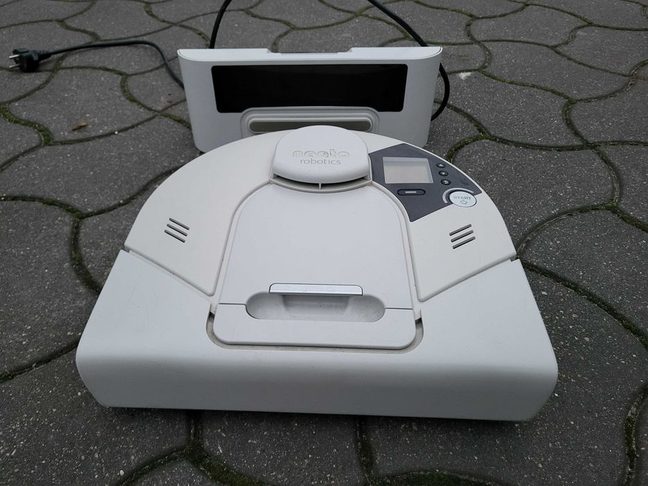 Robot sprzątający NEATO ROBOTICS Botvac 8100 mocny ze stacją lądującą