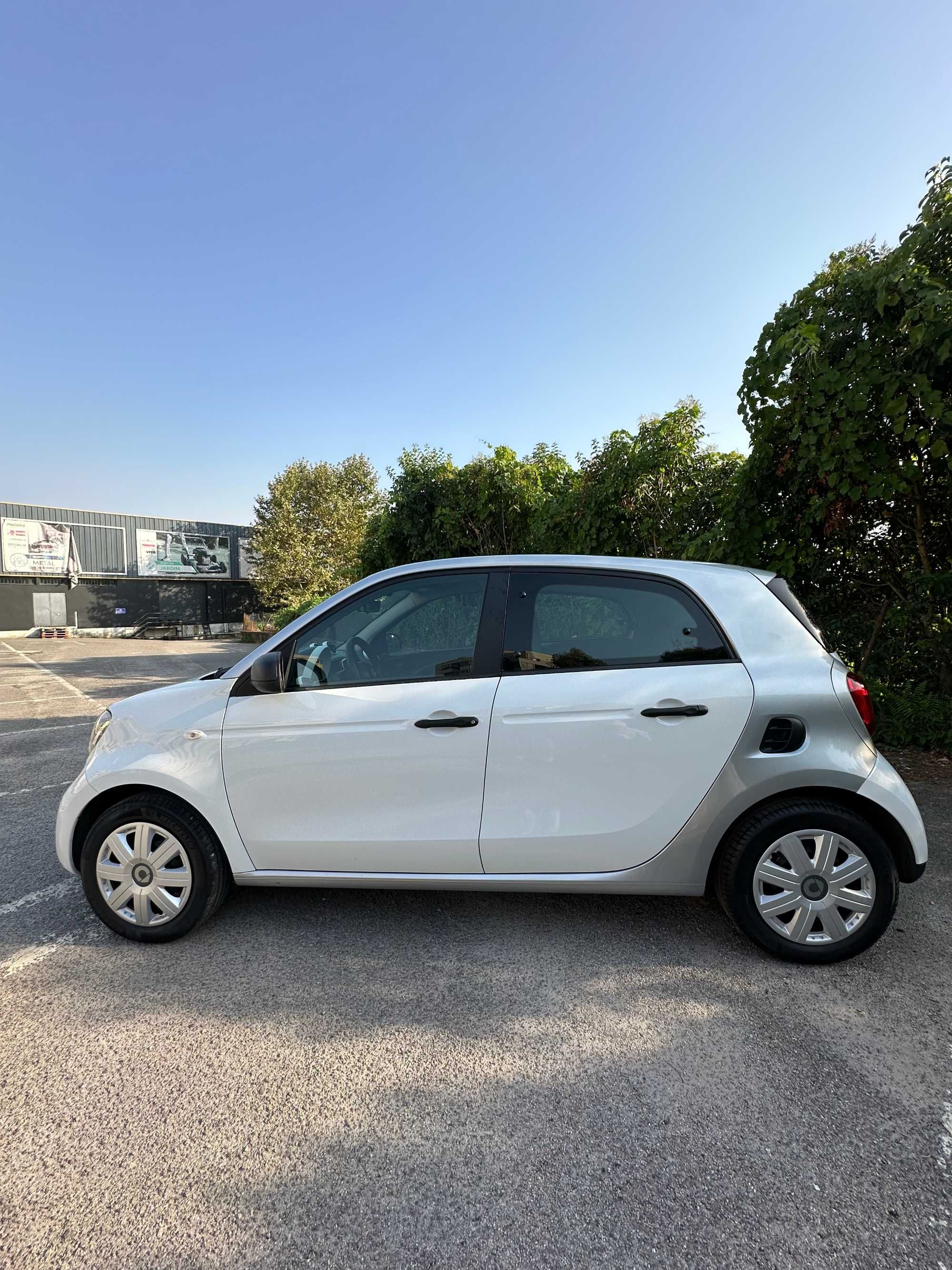 SMART FourFour 1.0