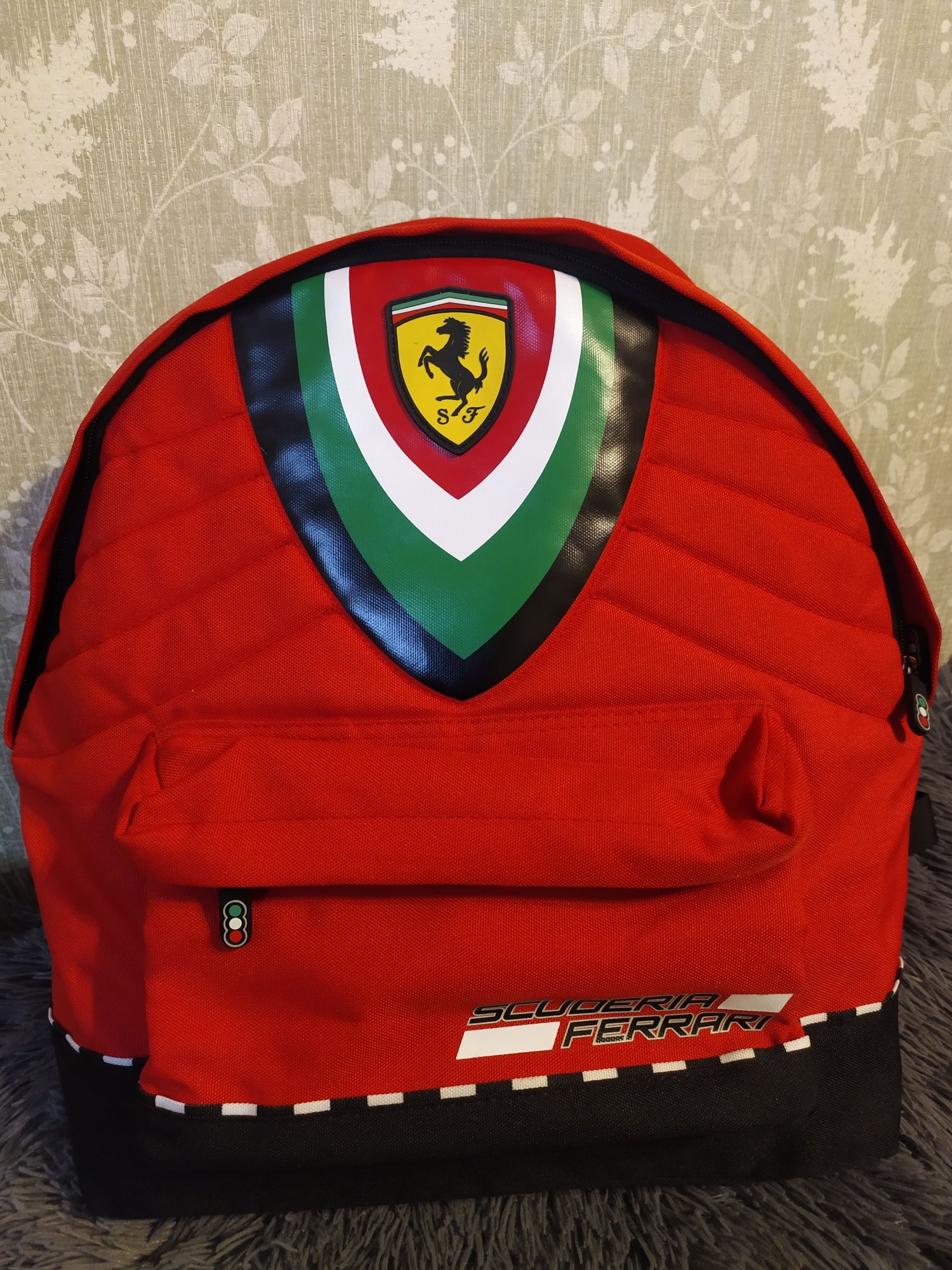 Plecak Ferrari czerwony