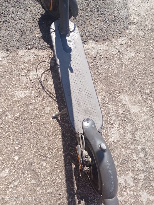 Trotinete elétrica está embustado aceito troca por um iPhone 11 ou 12