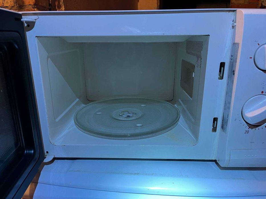 Мікрохвильова піч Мікрохвильвока робоча