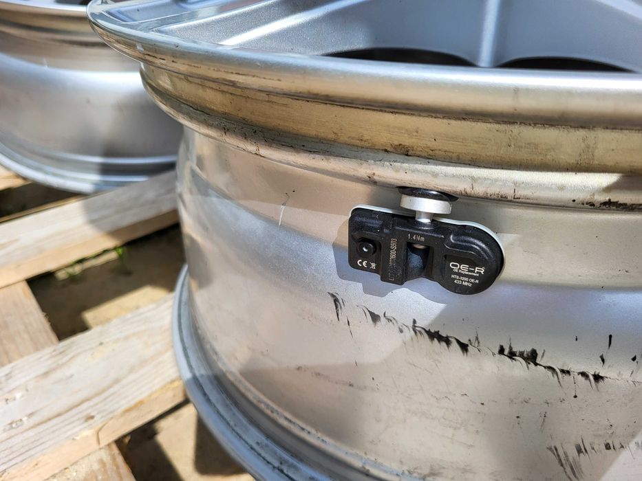 [1138] Felgi aluminiowe 17 Cali 5x112 7,5J Audi A3A4A5A6 +czujniki