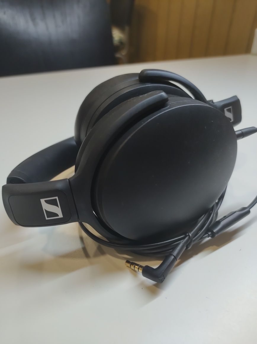 Auscultadores Sennheiser HD 400S