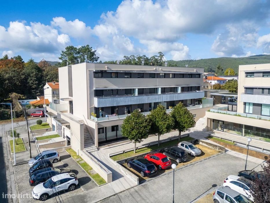 Fantástico apartamento com 2 pisos, constituído por um  T2 e um T1+1