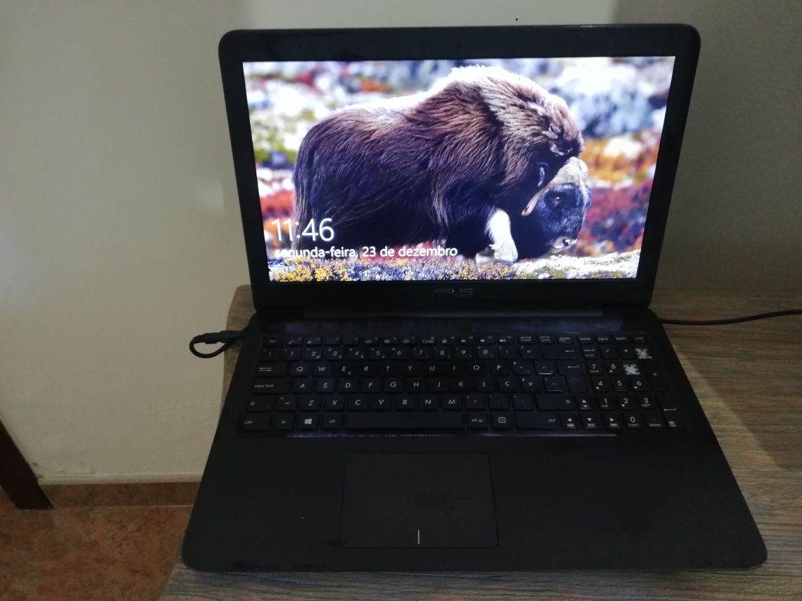 Asus portátil  x556u (2016) core I7