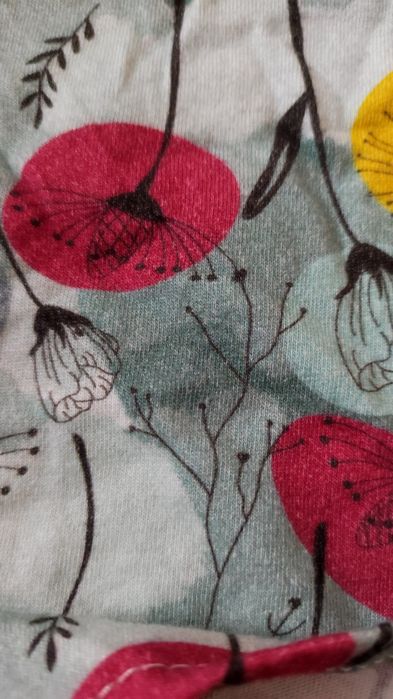 Cienka czapka damska wiosenne kwiaty